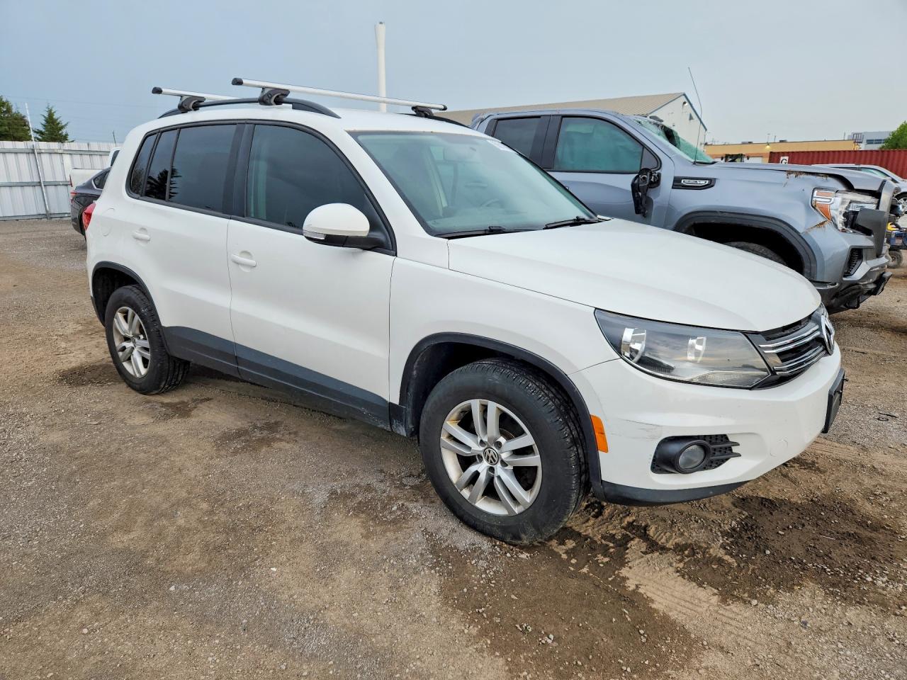 2014 Volkswagen Tiguan S White vin: WVGJV3AX2EW524026