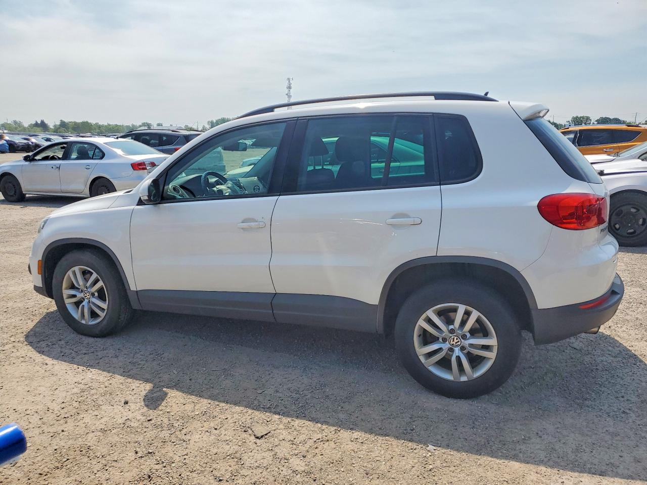 2014 Volkswagen Tiguan S White vin: WVGJV3AX2EW524432