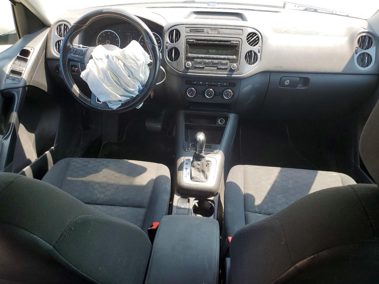 2014 Volkswagen Tiguan S White vin: WVGJV3AX2EW524432