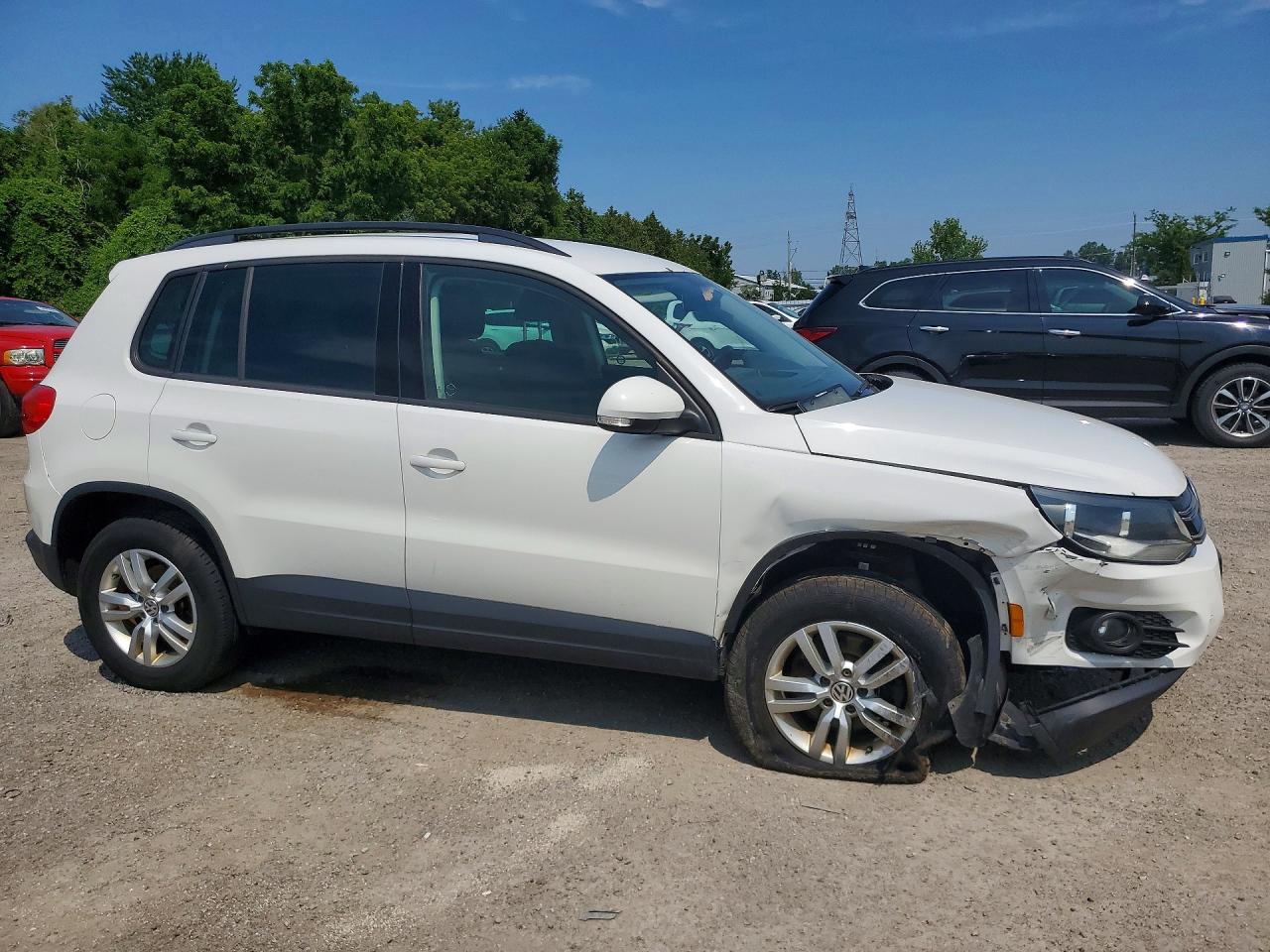 2014 Volkswagen Tiguan S White vin: WVGJV3AX2EW524432