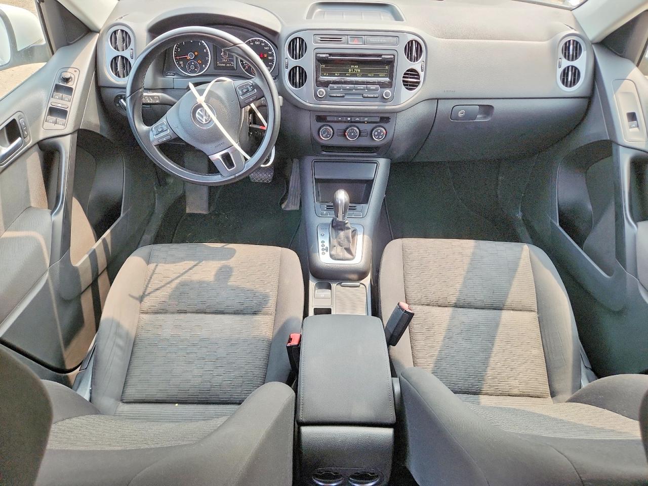 2014 Volkswagen Tiguan S White vin: WVGJV3AX4EW558565