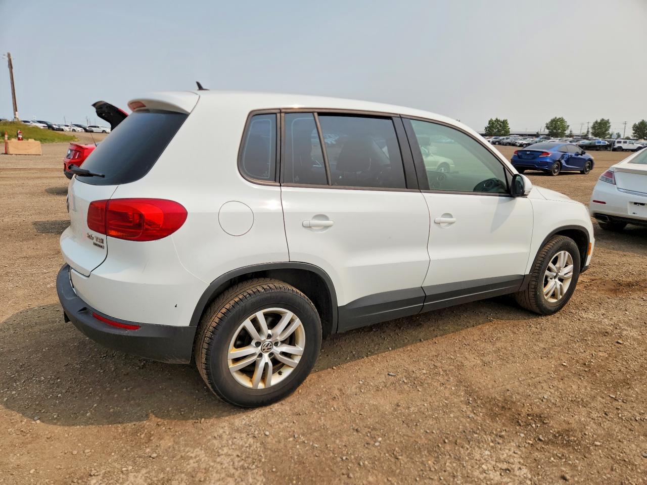 2014 Volkswagen Tiguan S White vin: WVGJV3AX4EW558565
