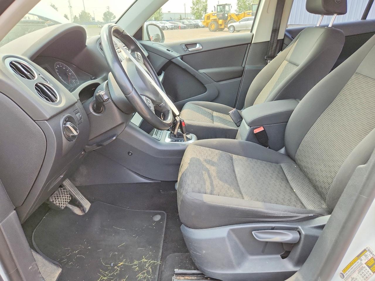 2014 Volkswagen Tiguan S White vin: WVGJV3AX4EW558565
