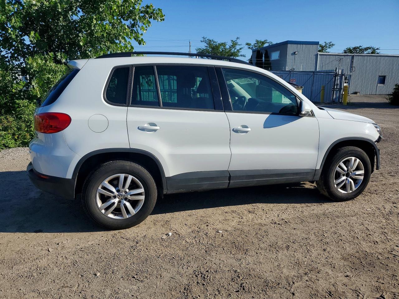 2014 Volkswagen Tiguan S White vin: WVGJV3AX9EW593375