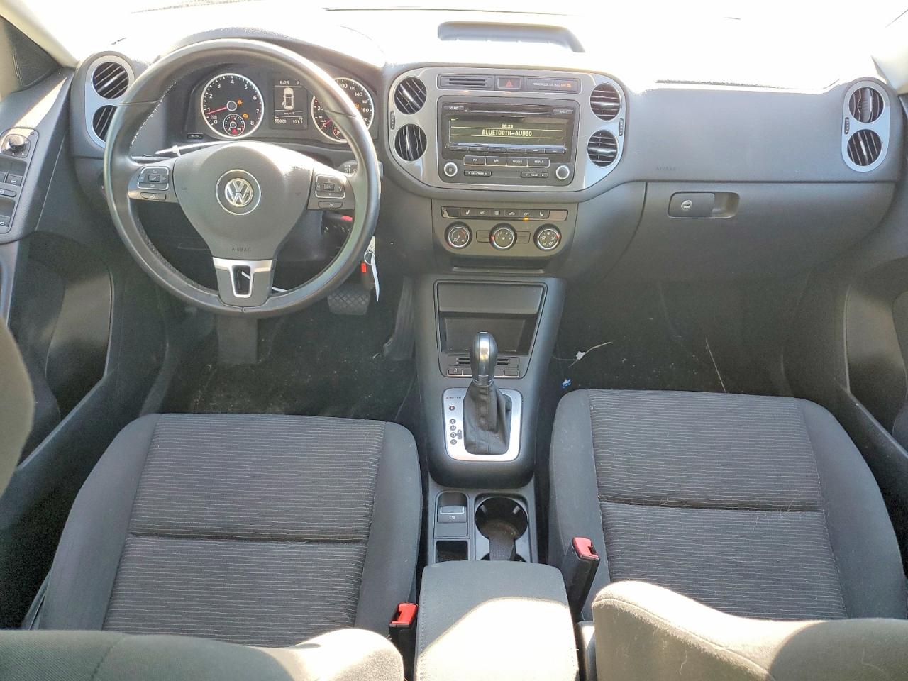 2014 Volkswagen Tiguan S White vin: WVGJV3AX9EW593375