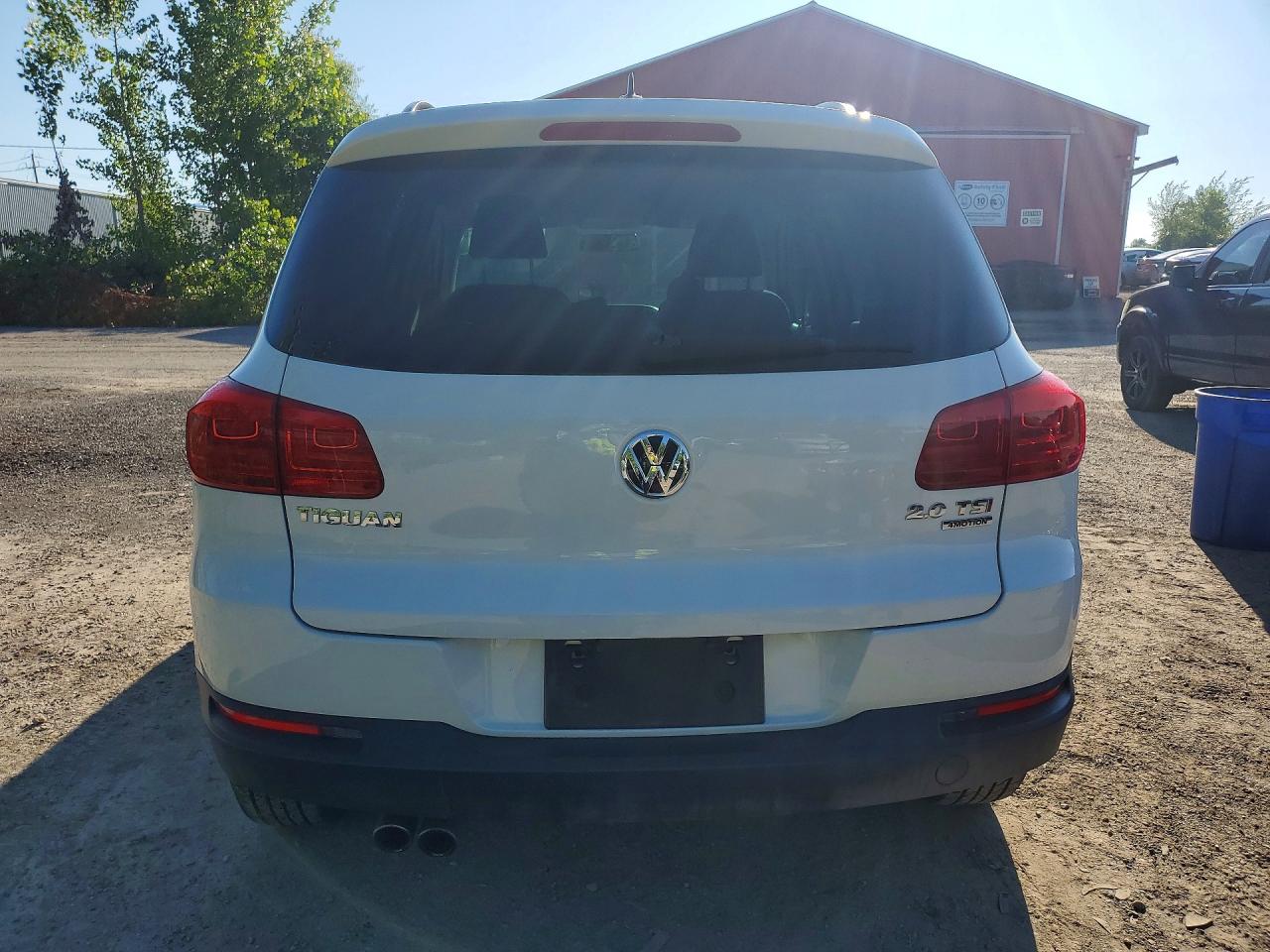 2014 Volkswagen Tiguan S White vin: WVGJV3AX9EW593375