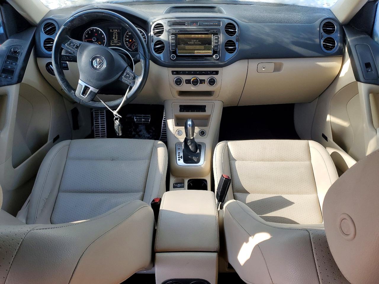 2015 Volkswagen Tiguan S Синий vin: WVGJV7AX1FW553557