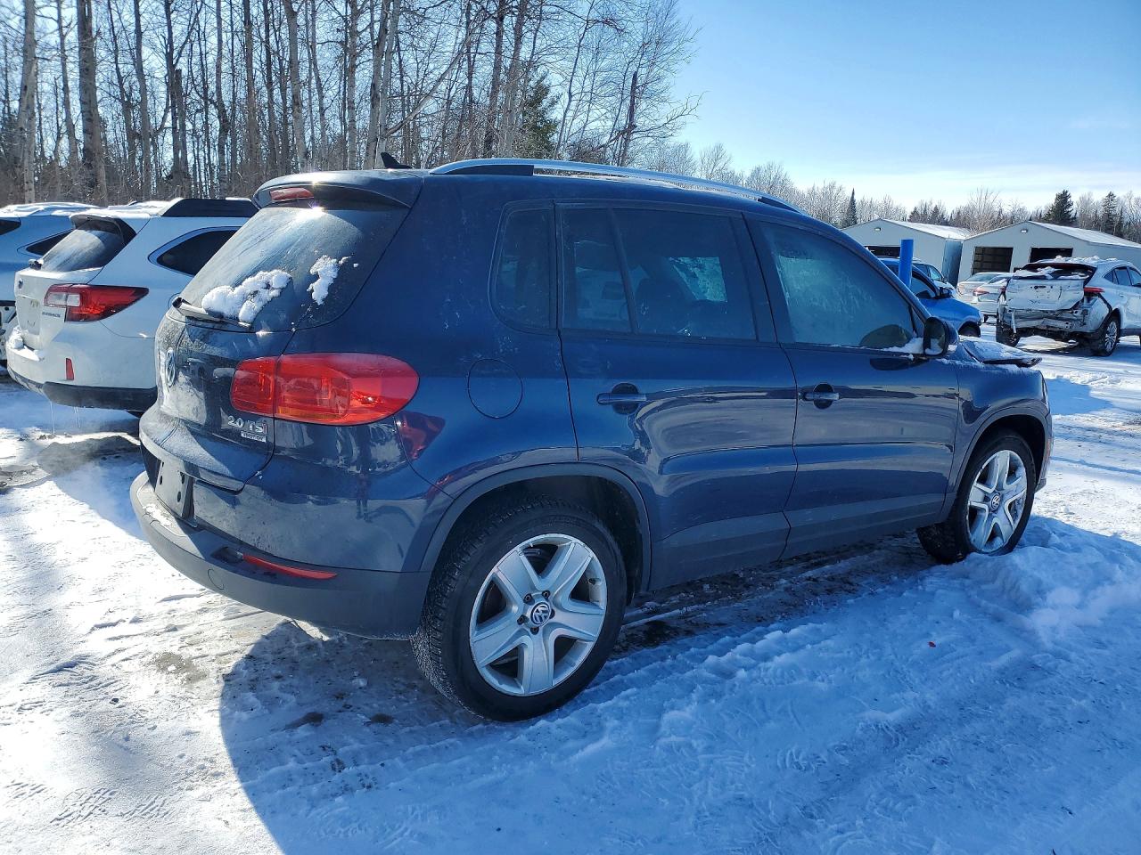 2015 Volkswagen Tiguan S Синий vin: WVGJV7AX1FW553557