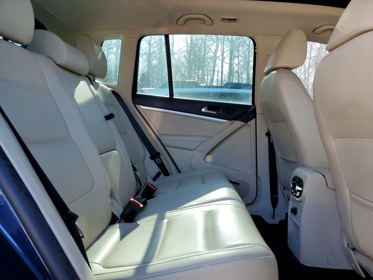 2015 Volkswagen Tiguan S Синий vin: WVGJV7AX1FW553557