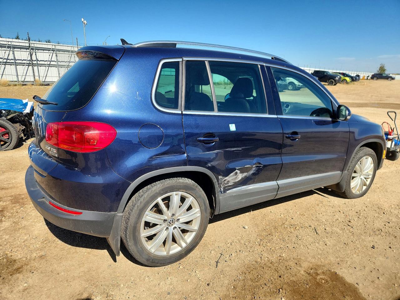 2015 Volkswagen Tiguan S Blue vin: WVGJV7AX1FW568608