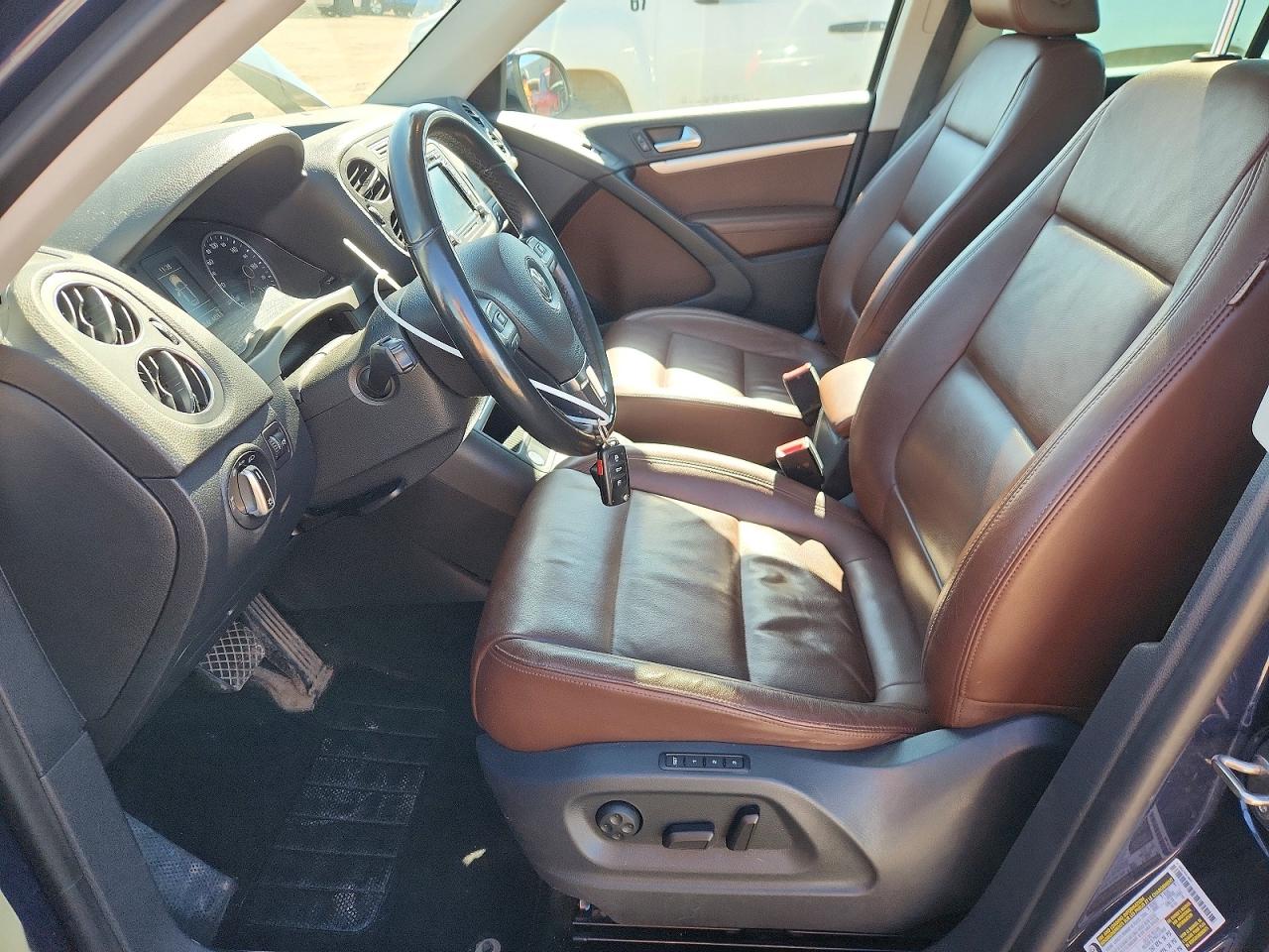 2015 Volkswagen Tiguan S Blue vin: WVGJV7AX1FW568608