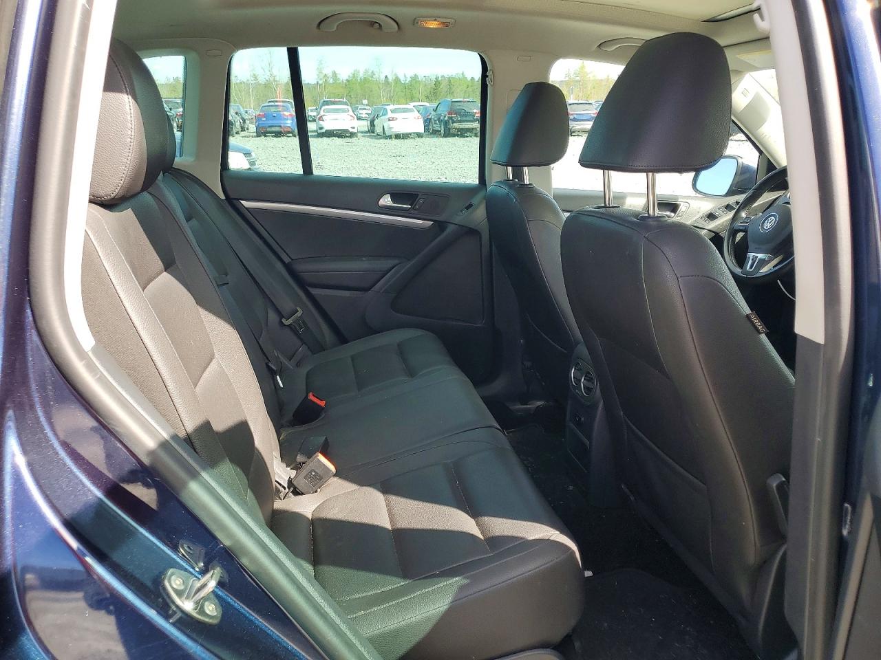 2015 Volkswagen Tiguan S Blue vin: WVGJV7AX2FW113413