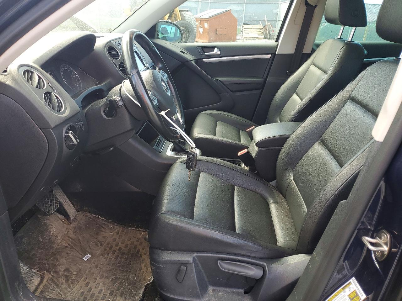 2015 Volkswagen Tiguan S Blue vin: WVGJV7AX2FW113413