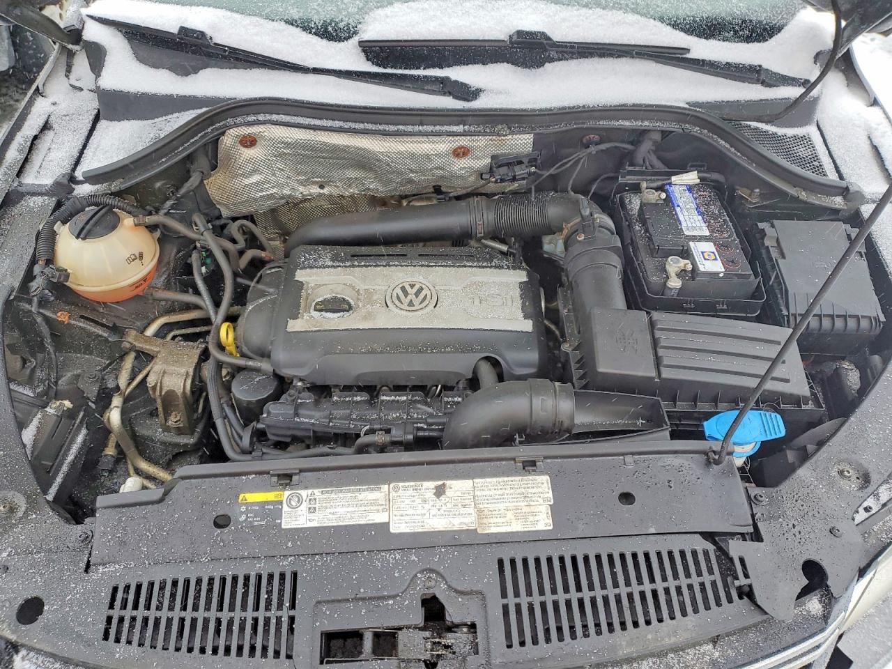 2015 Volkswagen Tiguan S Charcoal vin: WVGJV7AX2FW521927