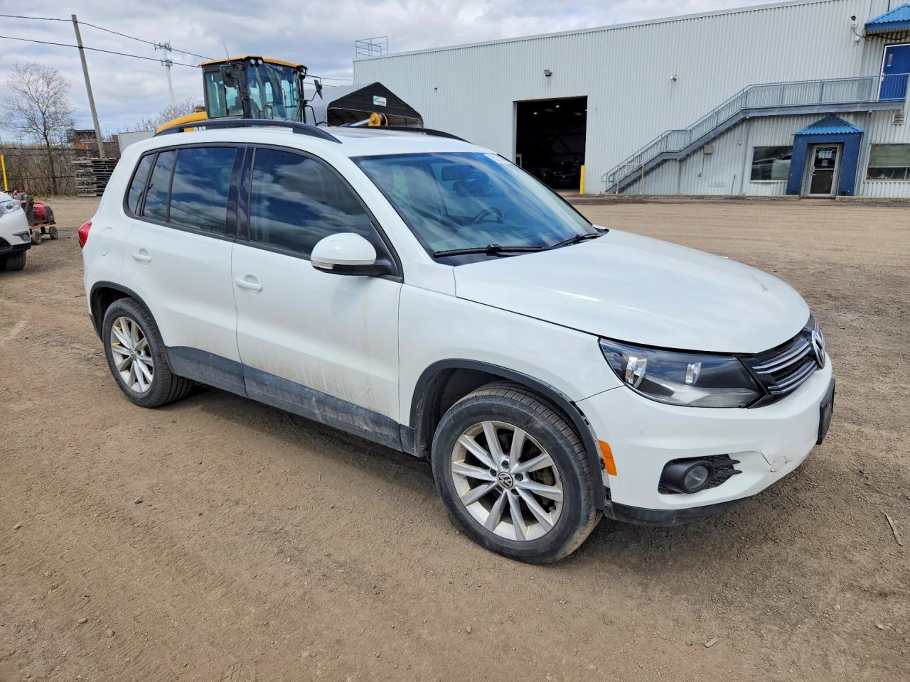 2015 Volkswagen Tiguan S White vin: WVGJV7AX2FW608811