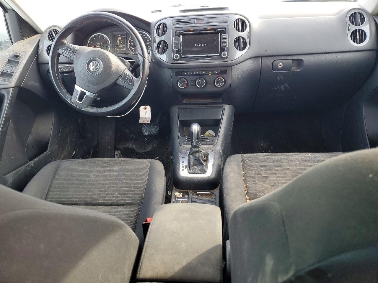 2015 Volkswagen Tiguan S White vin: WVGJV7AX6FW528539