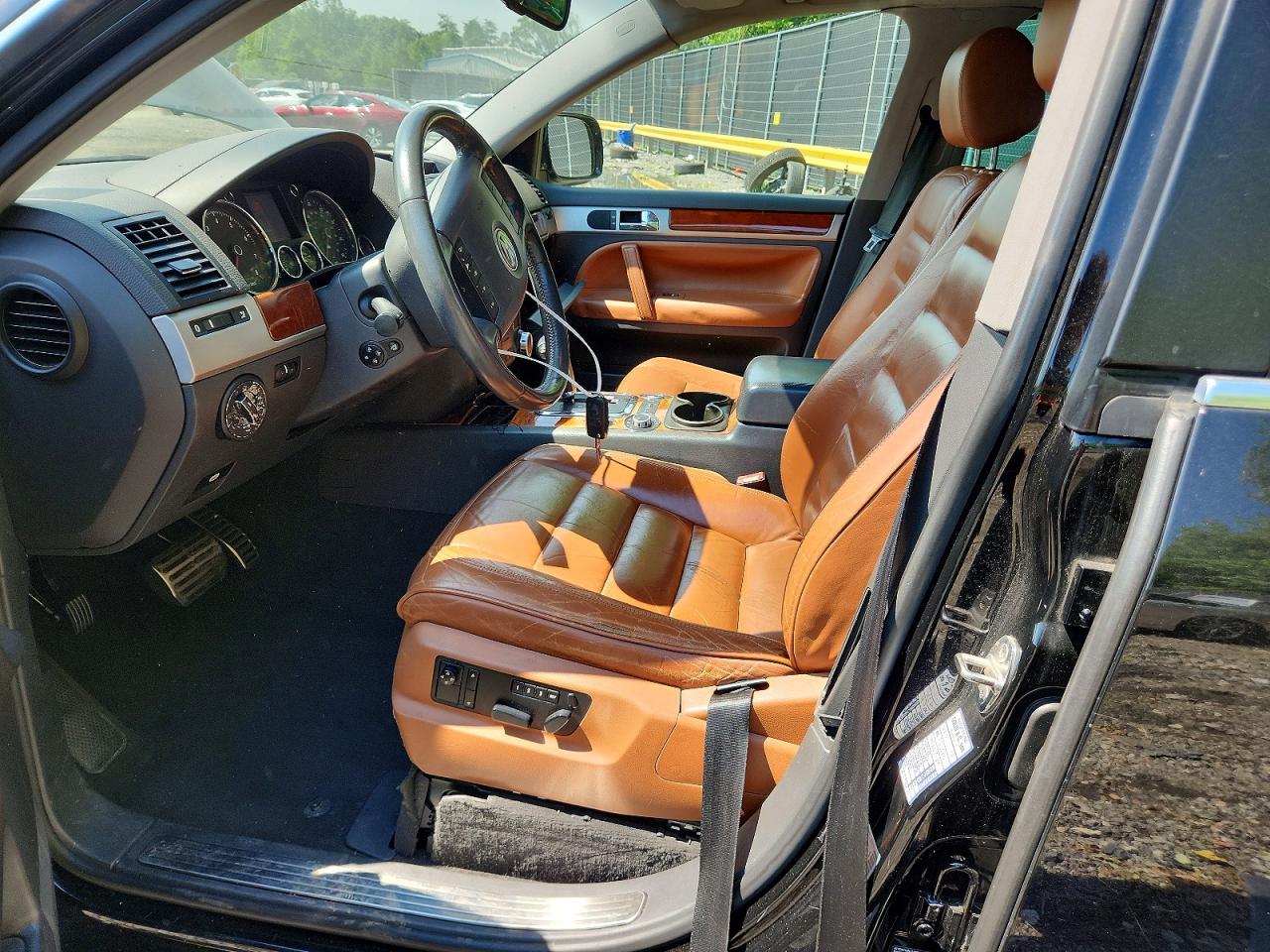 2006 Volkswagen Touareg 4.2 Black vin: WVGMM77L06D019708