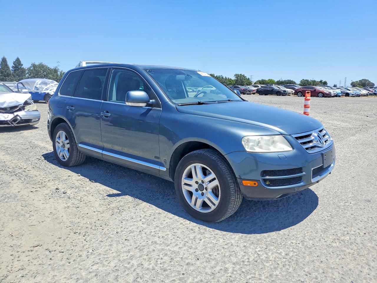 2005 Volkswagen Touareg V8 Gray vin: WVGMM77L55D009108