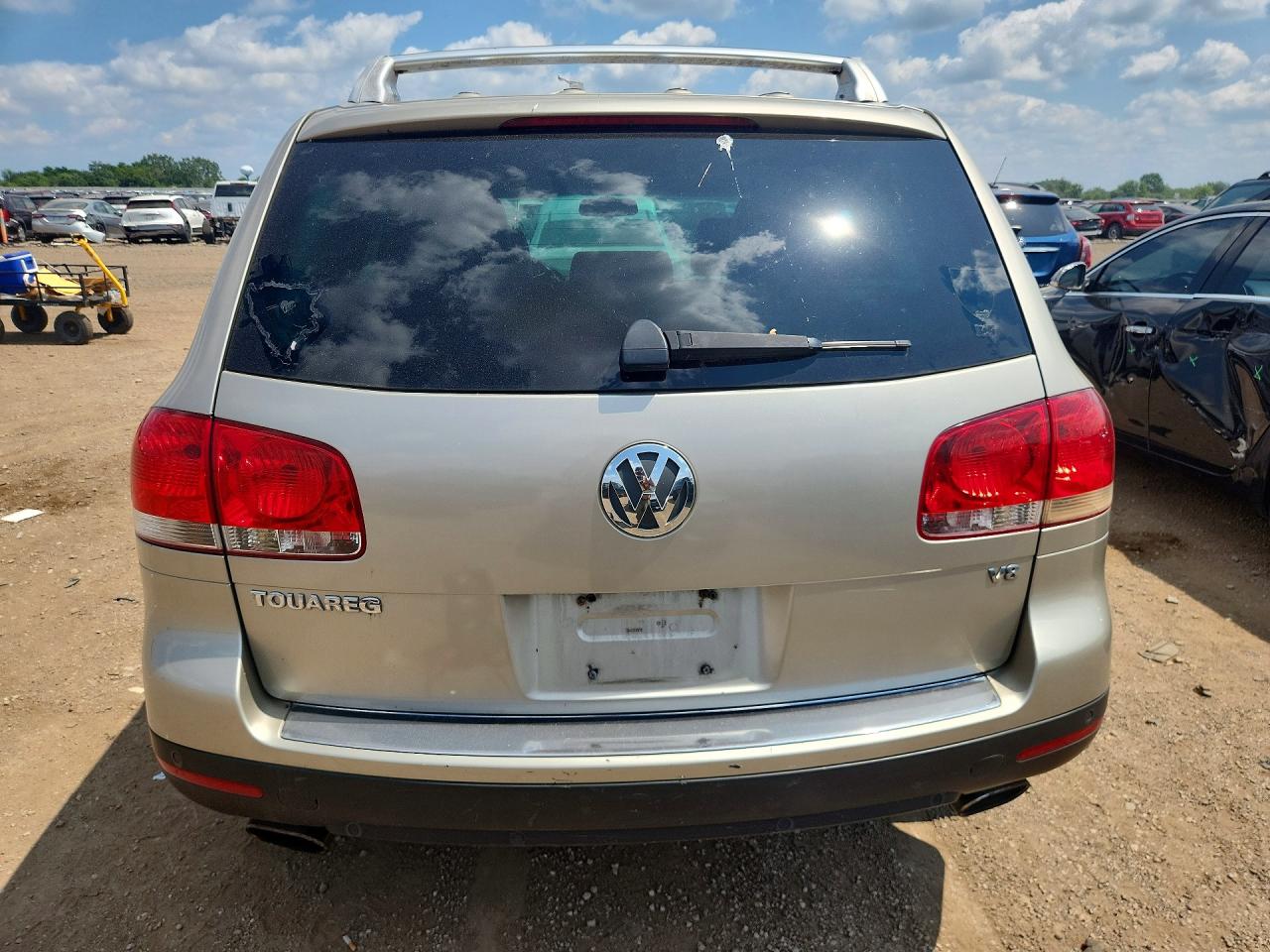 2005 Volkswagen Touareg 4.2 Cream vin: WVGMM77L75D001706