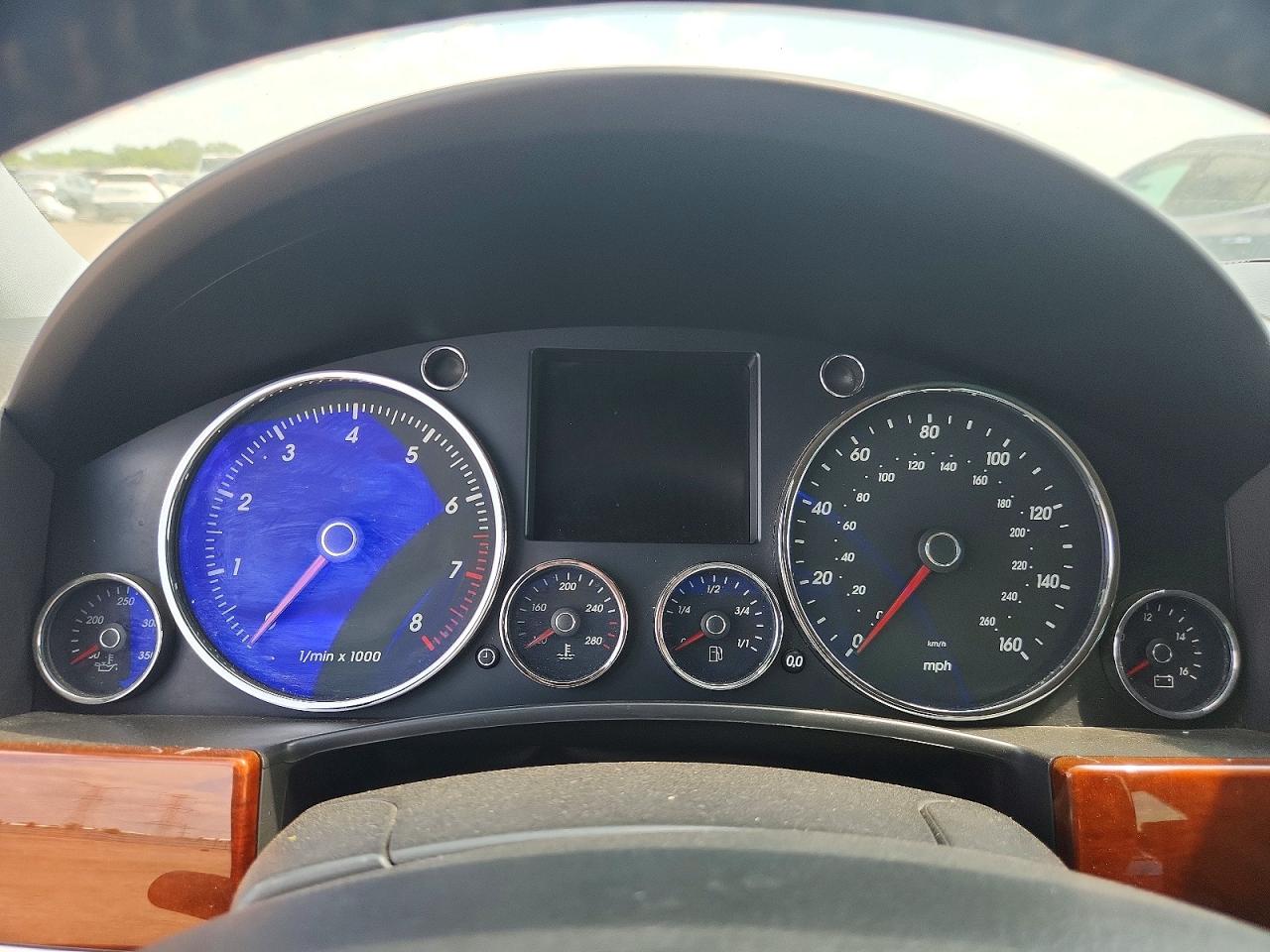 2005 Volkswagen Touareg 4.2 Cream vin: WVGMM77L75D001706