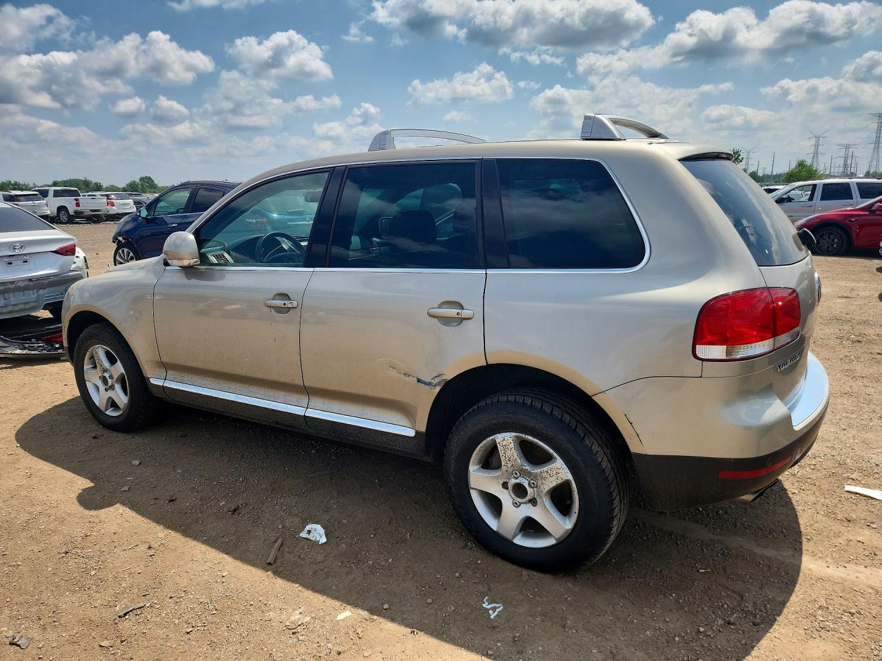 2005 Volkswagen Touareg 4.2 Cream vin: WVGMM77L75D001706