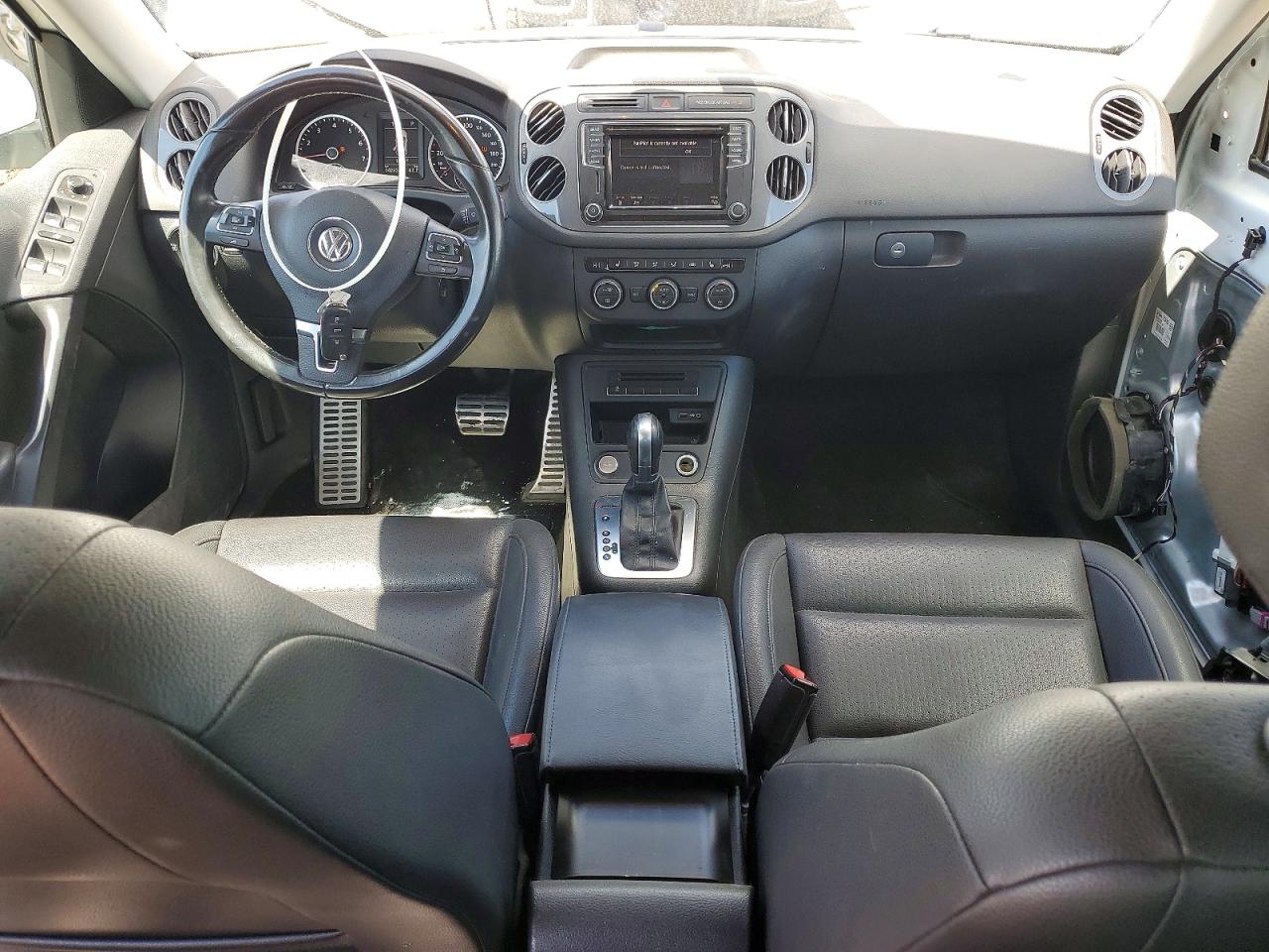 2017 Volkswagen Tiguan Wolfsburg White vin: WVGNV7AX3HK032822