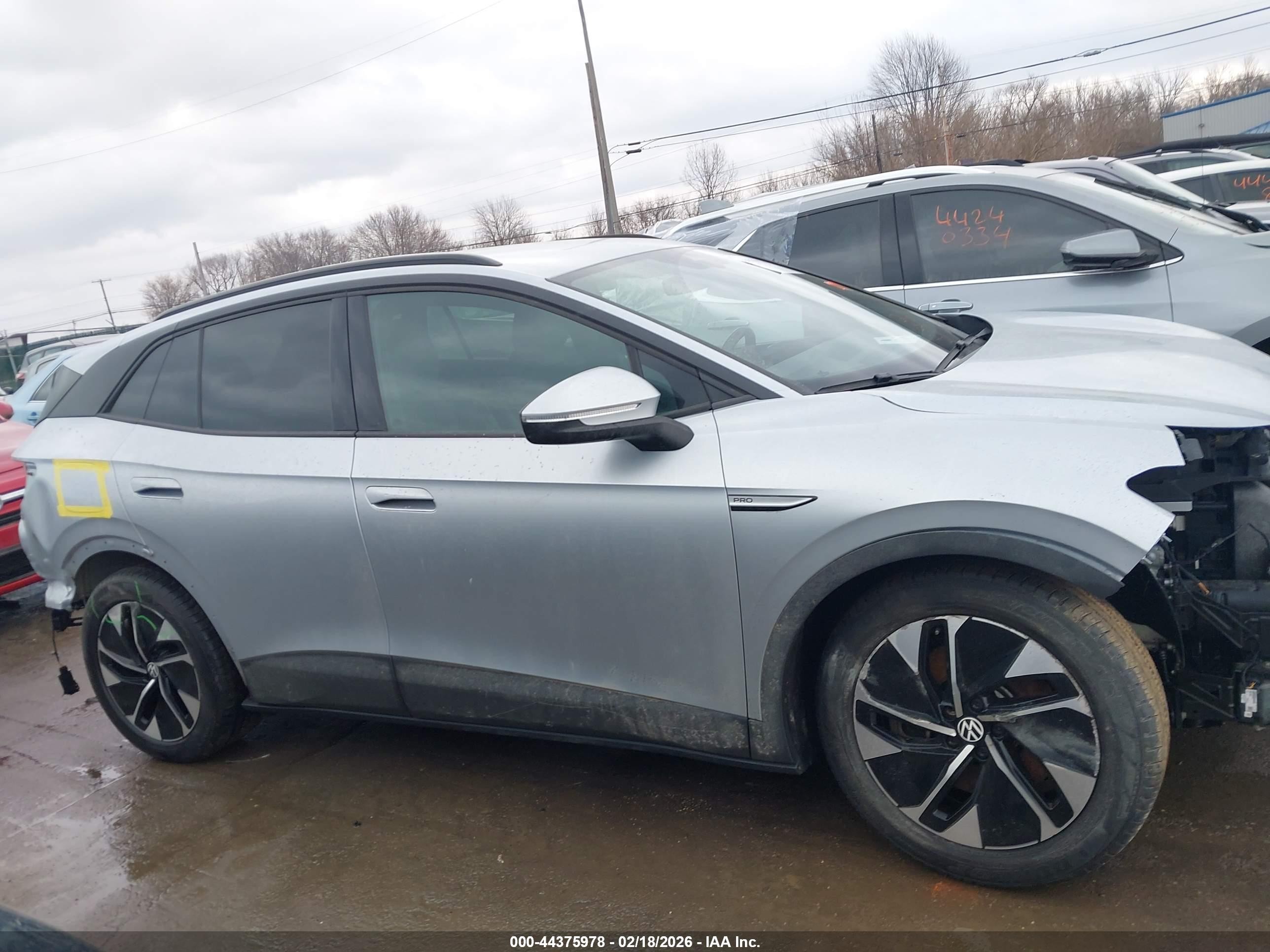 2021 Volkswagen Id.4 Pro Серебряный vin: WVGRMPE28MP023615