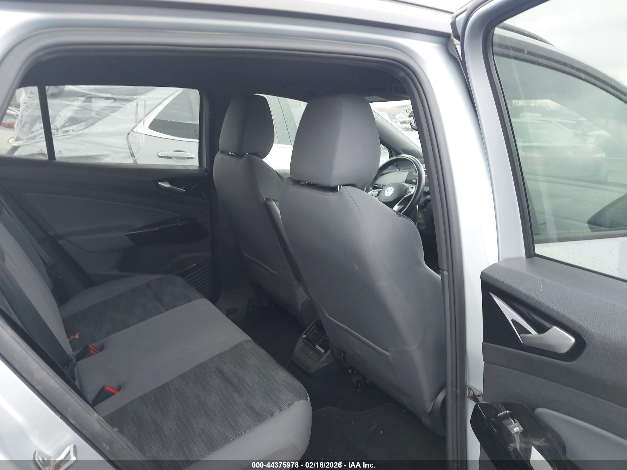 2021 Volkswagen Id.4 Pro Серебряный vin: WVGRMPE28MP023615