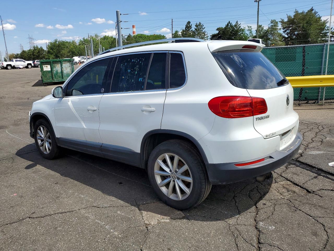 2017 Volkswagen Tiguan Wolfsburg White vin: WVGRV7AX7HK016737