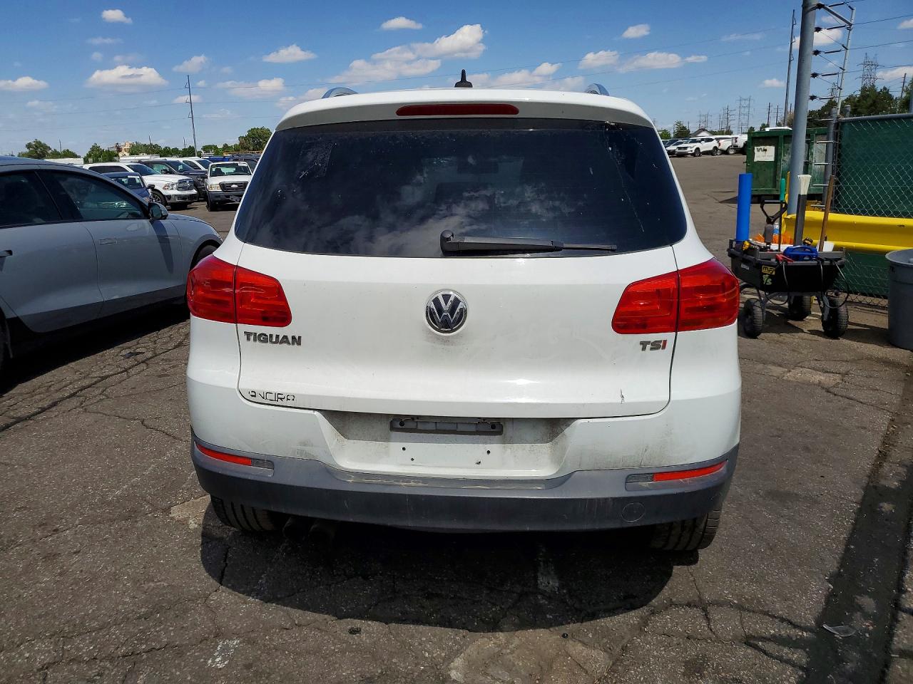 2017 Volkswagen Tiguan Wolfsburg White vin: WVGRV7AX7HK016737