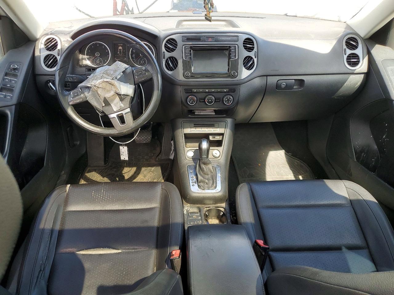 2017 Volkswagen Tiguan Wolfsburg White vin: WVGRV7AX7HK016737