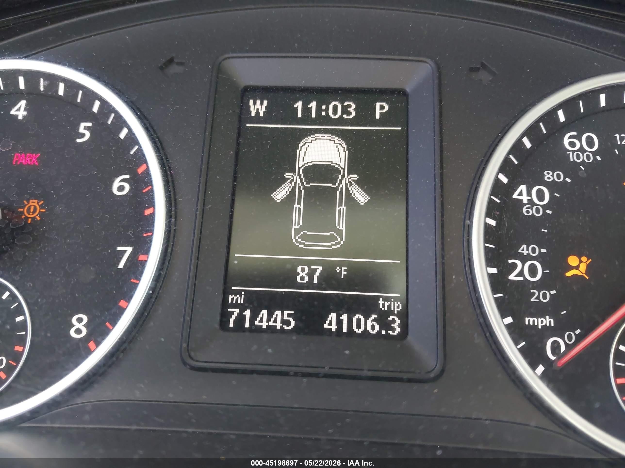 2017 Volkswagen Tiguan 2.0t Wolfsburg Edition White vin: WVGRV7AX8HK003205
