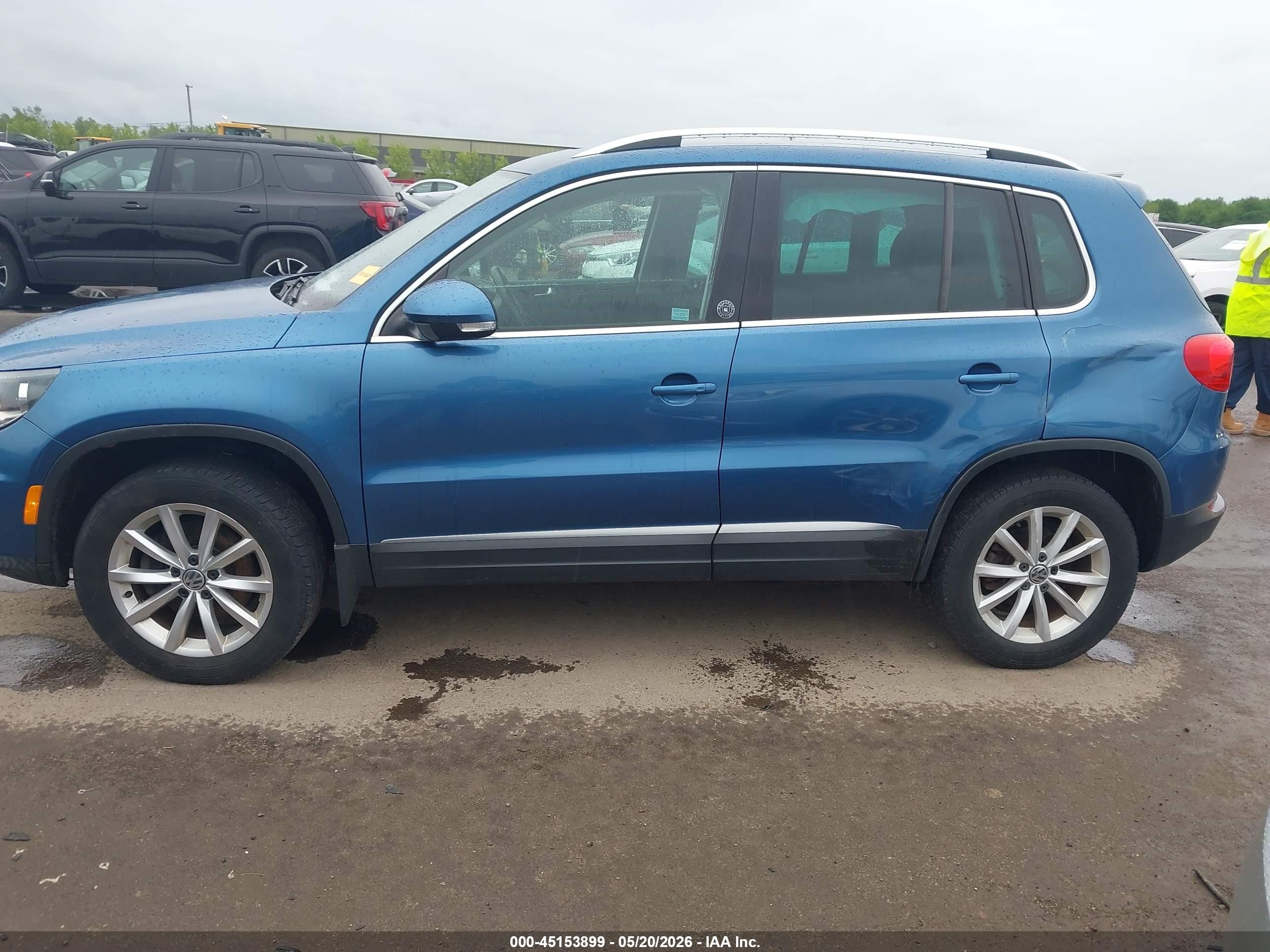 2017 Volkswagen Tiguan 2.0t Wolfsburg Edition Blue vin: WVGSV7AX2HW507498