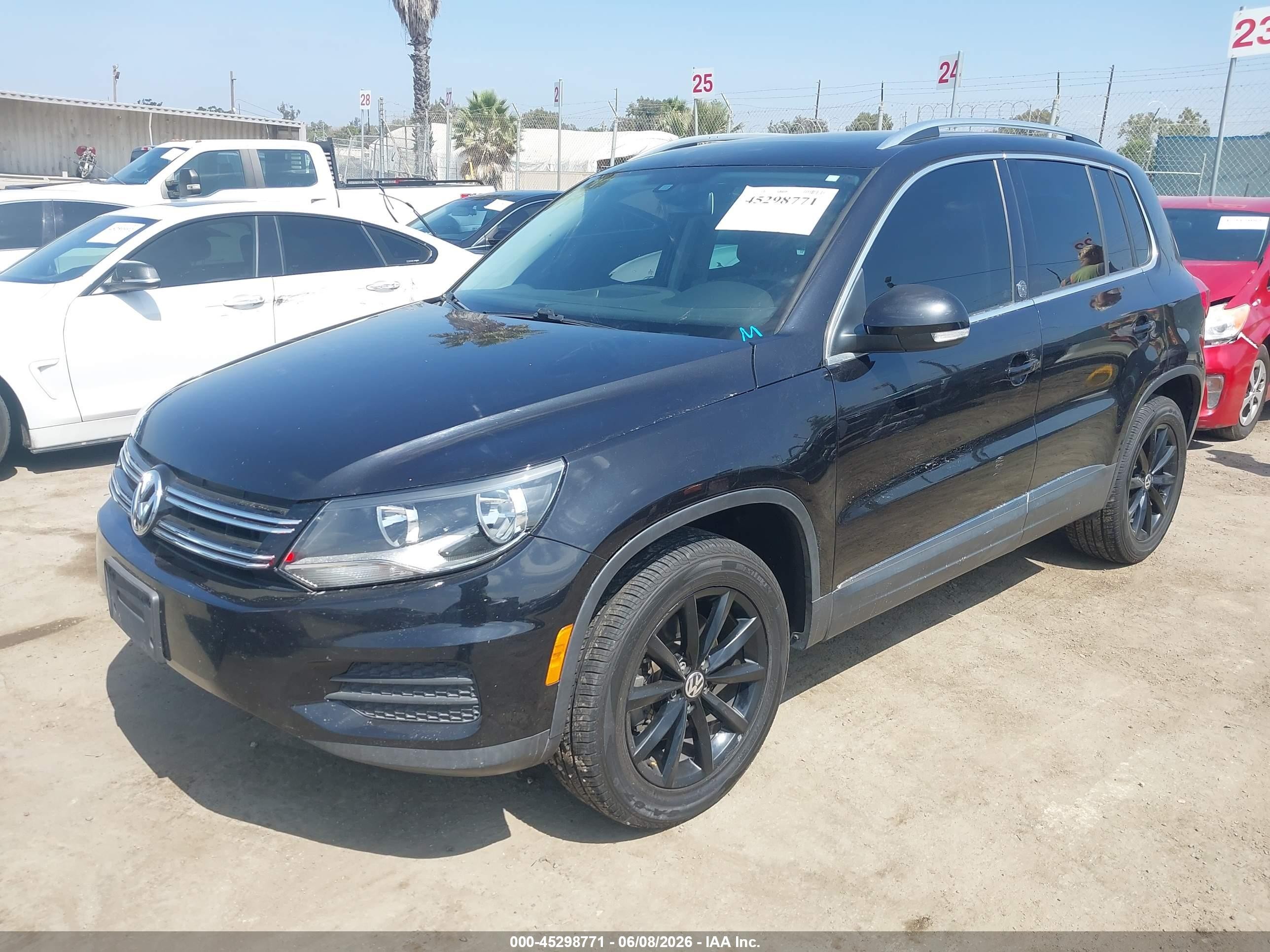 2017 Volkswagen Tiguan 2.0t Wolfsburg Edition Черный vin: WVGSV7AX4HK001226