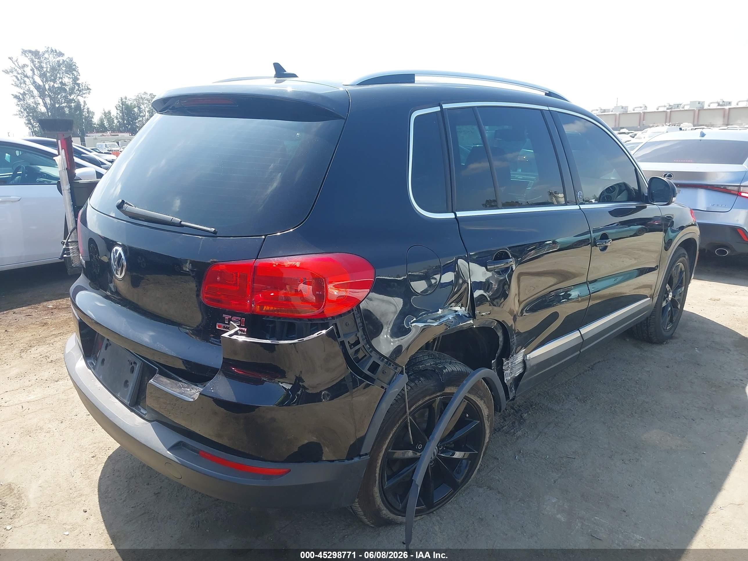 2017 Volkswagen Tiguan 2.0t Wolfsburg Edition Черный vin: WVGSV7AX4HK001226