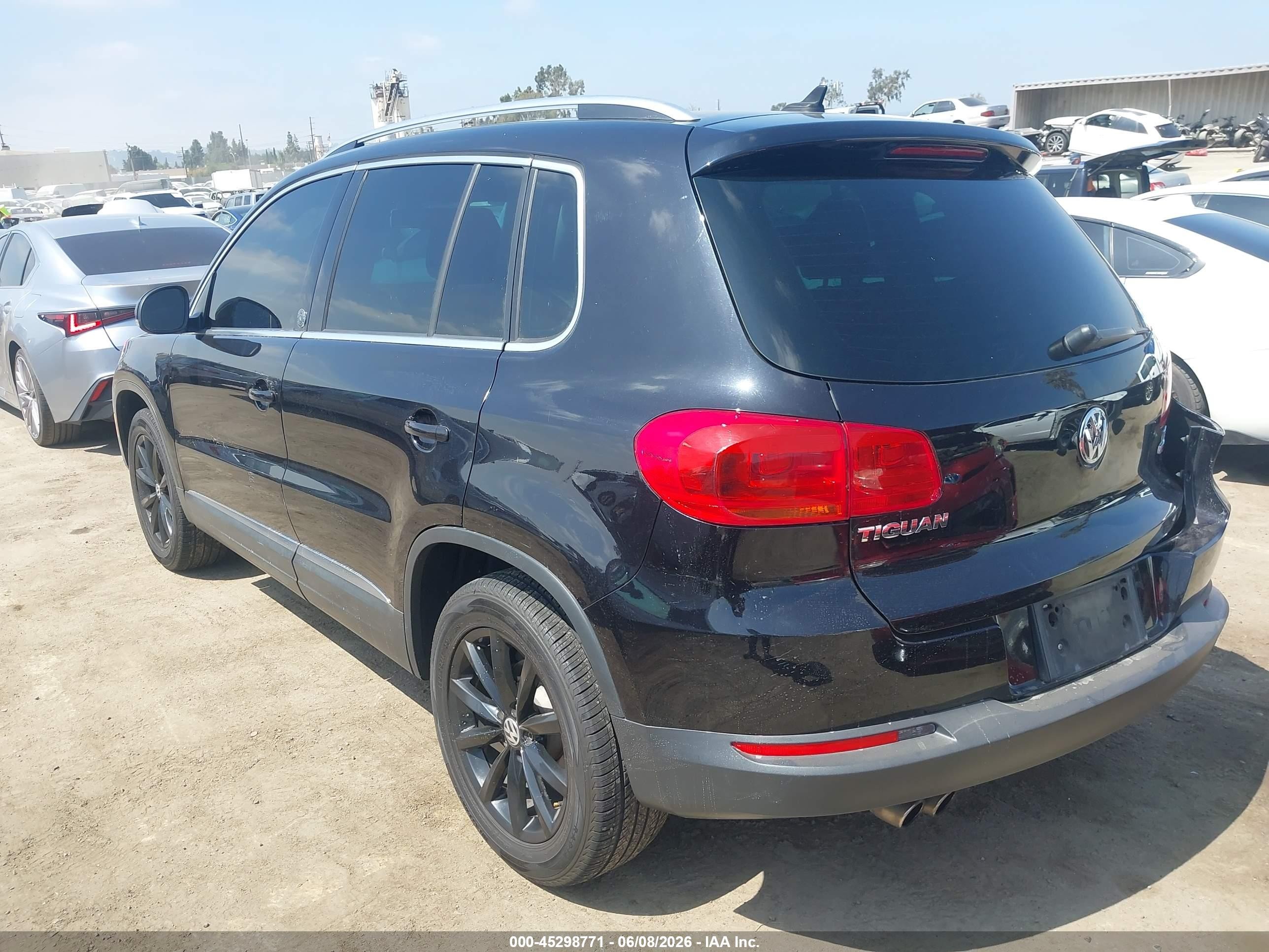 2017 Volkswagen Tiguan 2.0t Wolfsburg Edition Черный vin: WVGSV7AX4HK001226