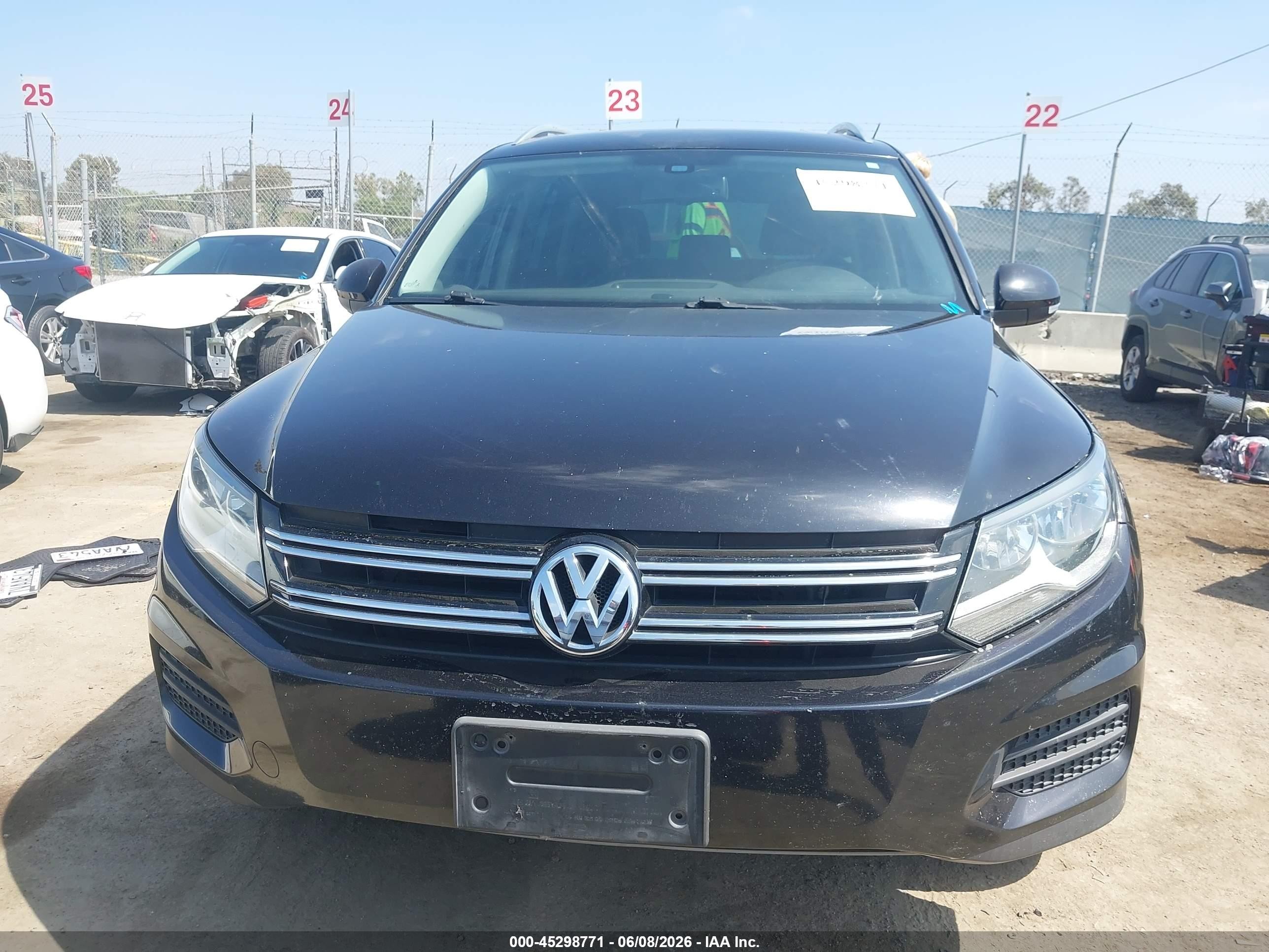2017 Volkswagen Tiguan 2.0t Wolfsburg Edition Черный vin: WVGSV7AX4HK001226