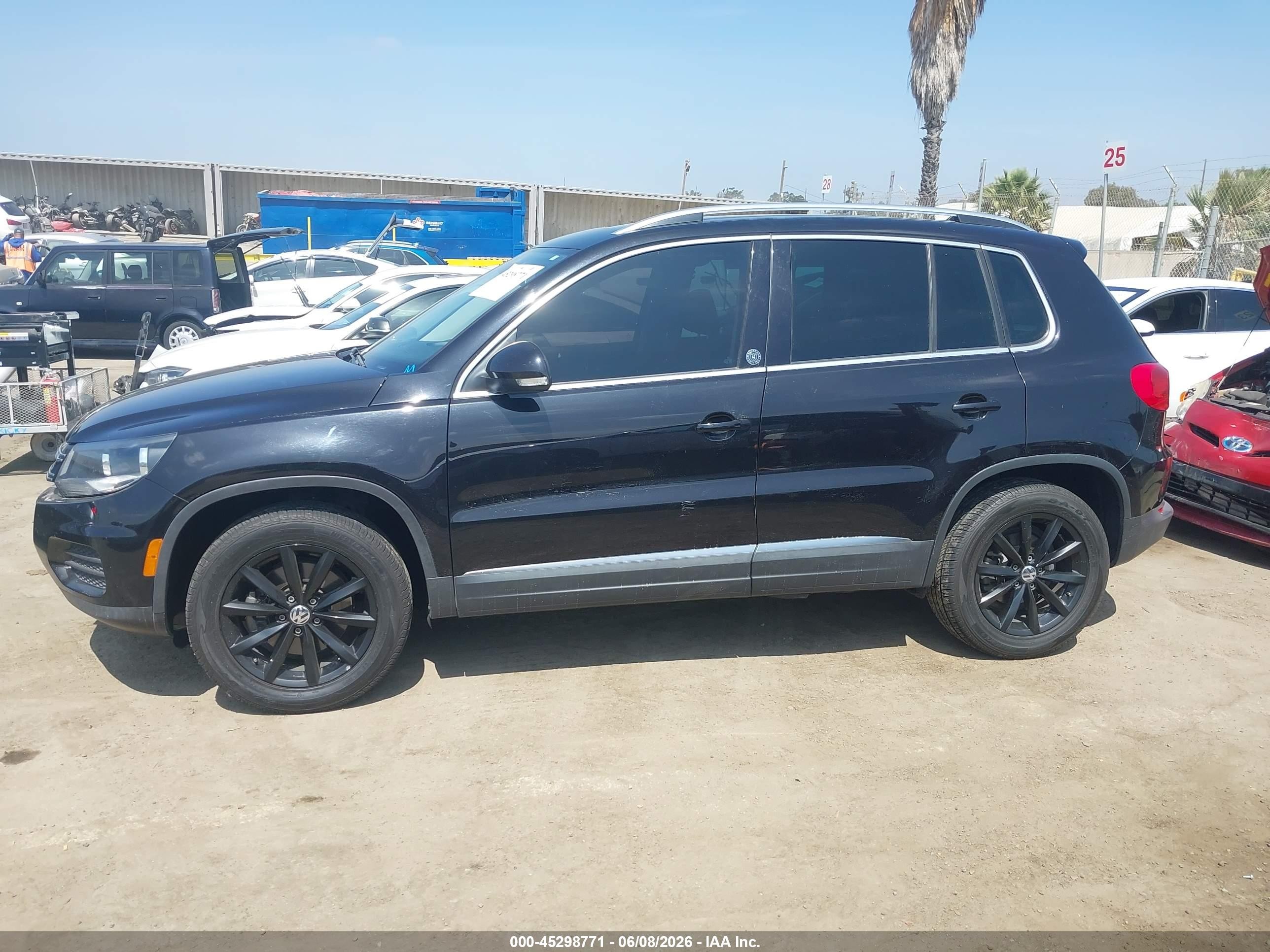 2017 Volkswagen Tiguan 2.0t Wolfsburg Edition Черный vin: WVGSV7AX4HK001226