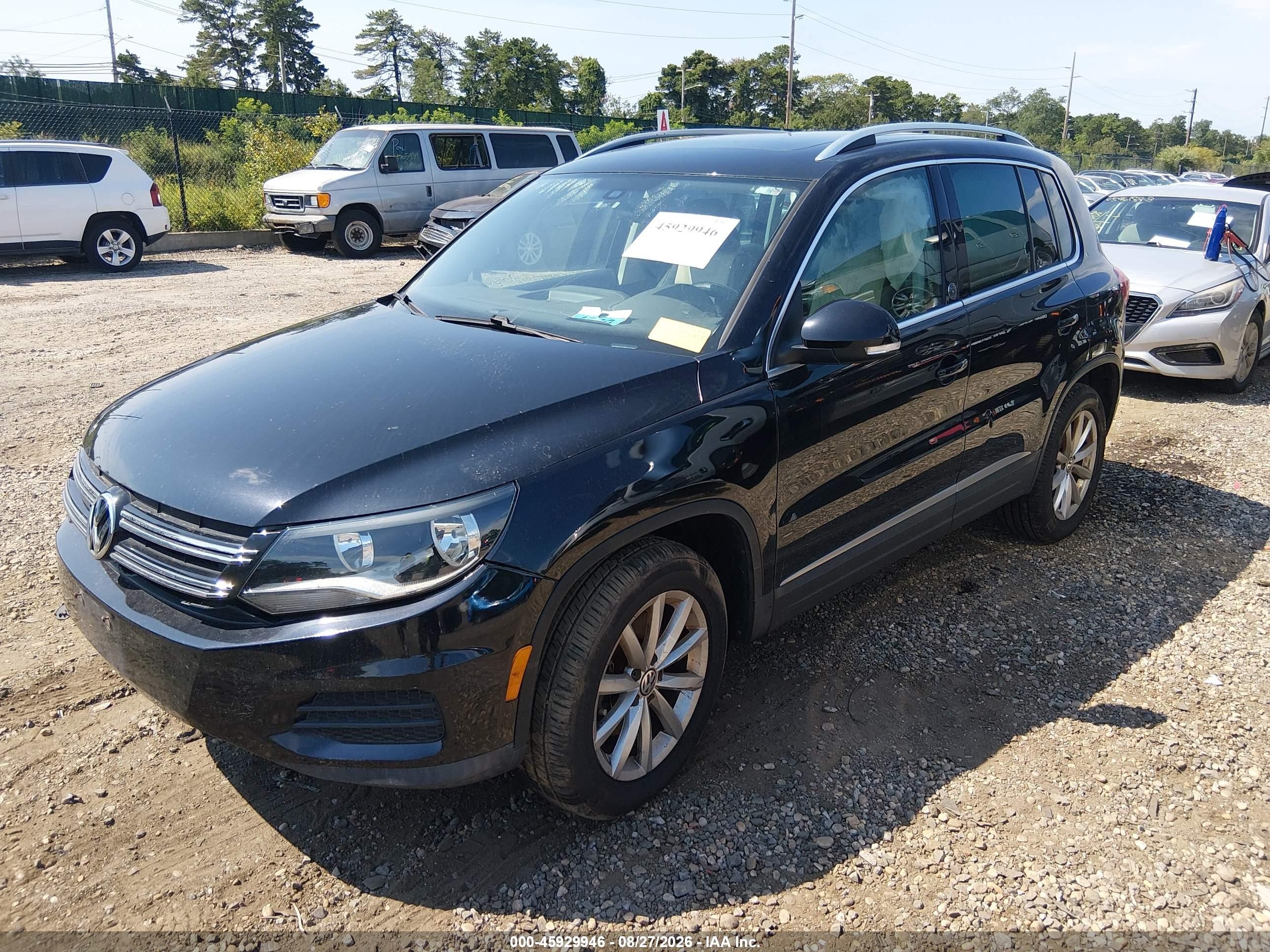2017 Volkswagen Tiguan 2.0t Wolfsburg Edition Черный vin: WVGSV7AX7HK015296