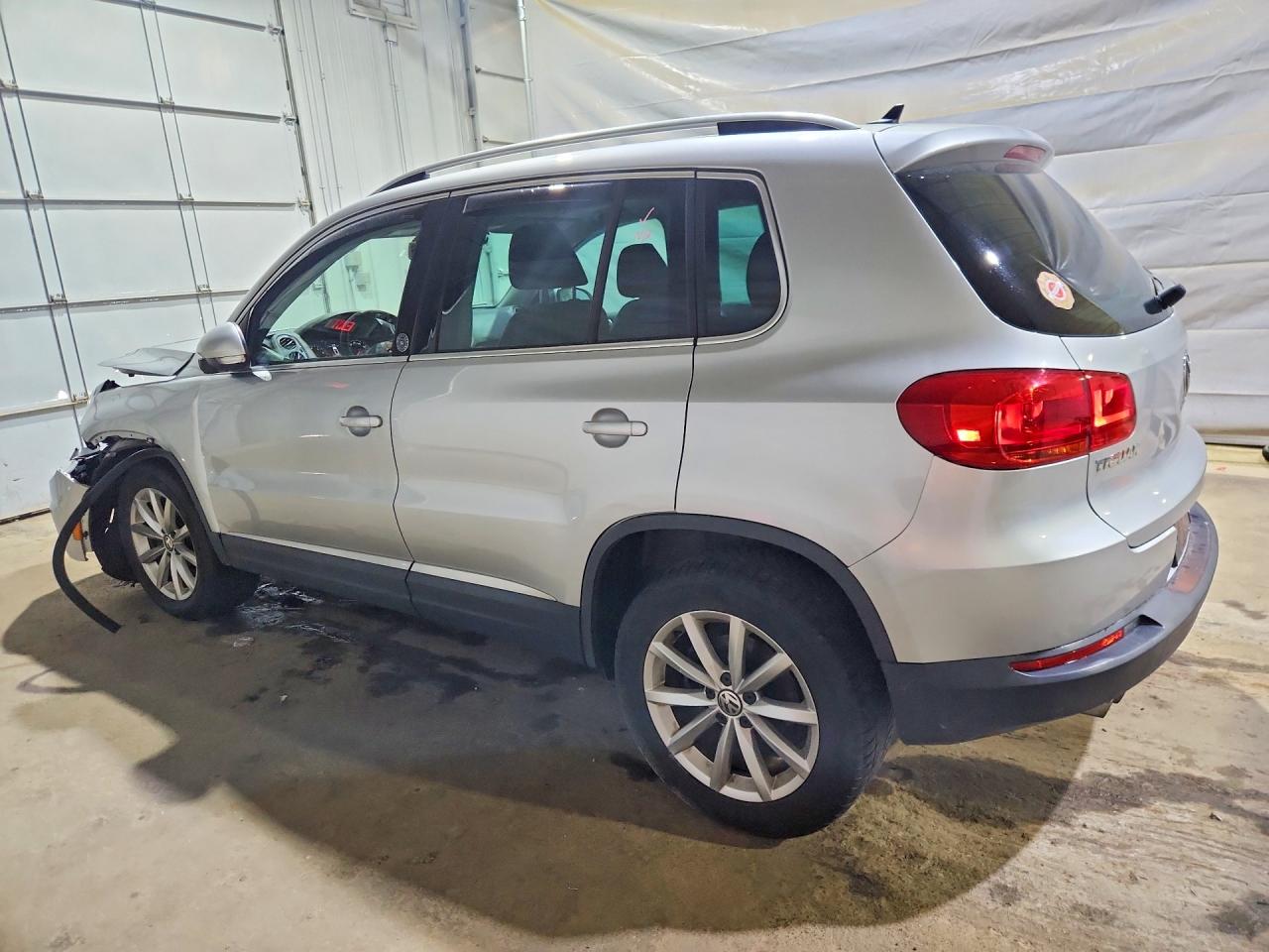 2017 Volkswagen Tiguan Wolfsburg Silver vin: WVGSV7AX8HK039574