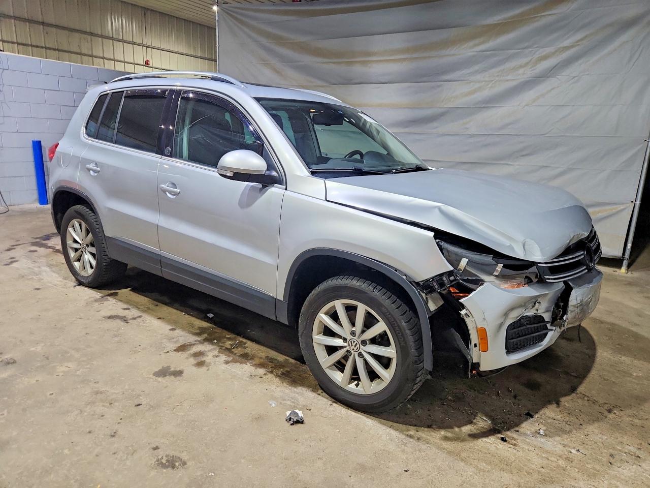 2017 Volkswagen Tiguan Wolfsburg Silver vin: WVGSV7AX8HK039574