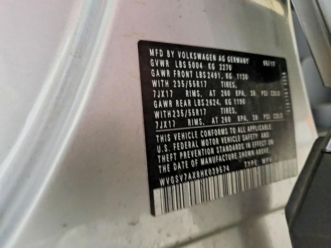 2017 Volkswagen Tiguan Wolfsburg Silver vin: WVGSV7AX8HK039574