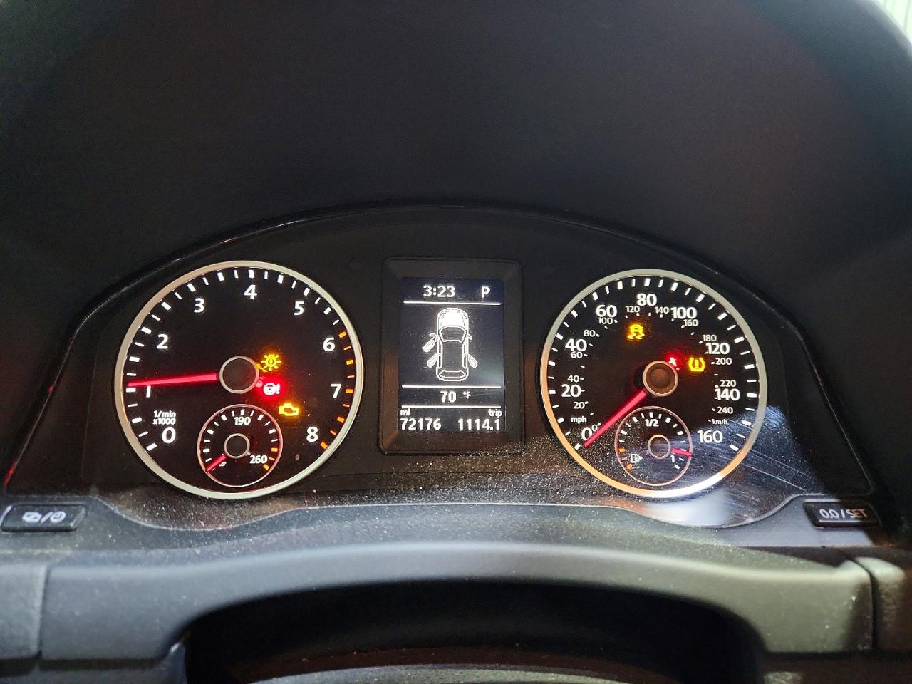 2017 Volkswagen Tiguan Wolfsburg Silver vin: WVGSV7AX8HK039574