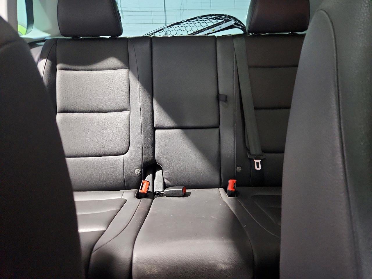 2017 Volkswagen Tiguan Wolfsburg Silver vin: WVGSV7AX8HK039574