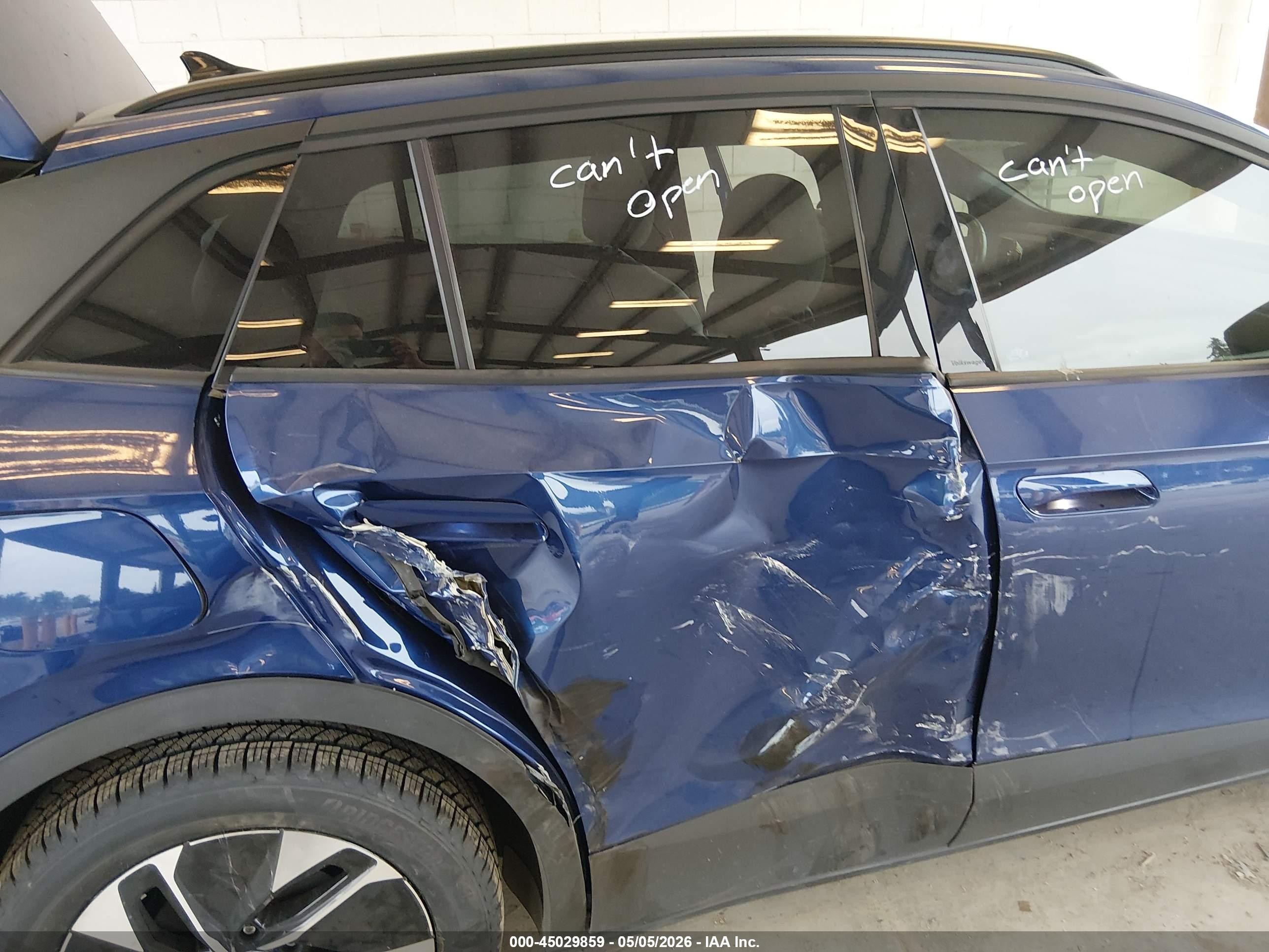 2021 Volkswagen Id.4 Pro S Blue vin: WVGTMPE25MP033895