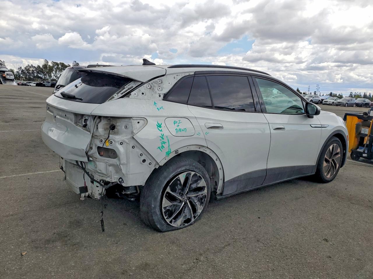 2021 Volkswagen Id.4 Pro S Белый vin: WVGTMPE2XMP028045