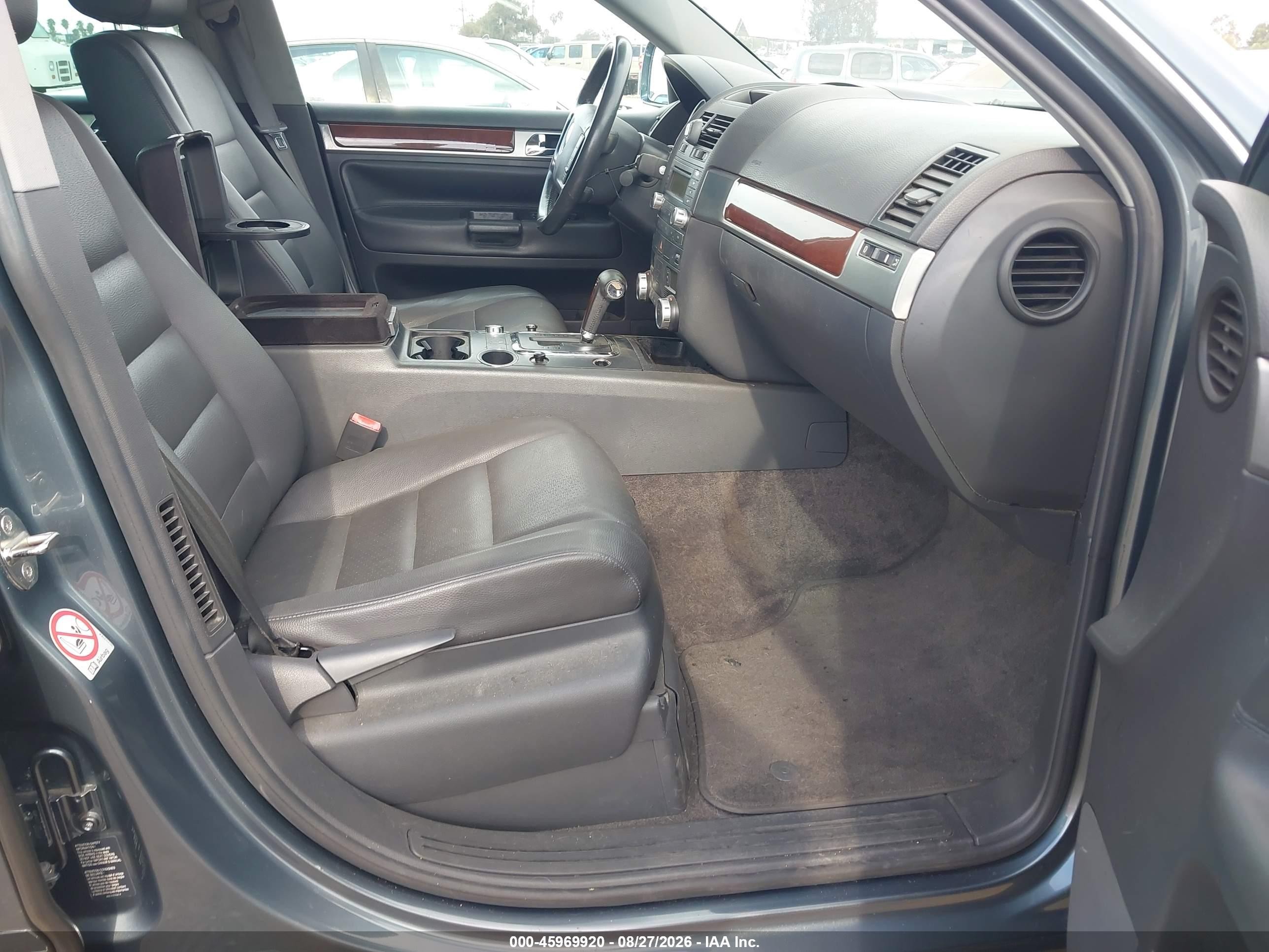 2004 Volkswagen Touareg V6 Серый vin: WVGZC67L14D002321