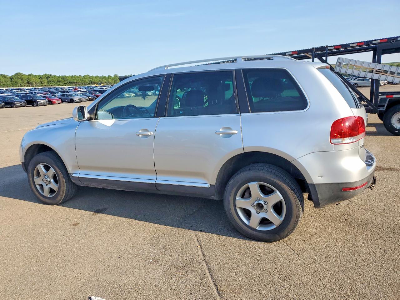2007 Volkswagen Touareg V6 Silver vin: WVGZE77L27D013798