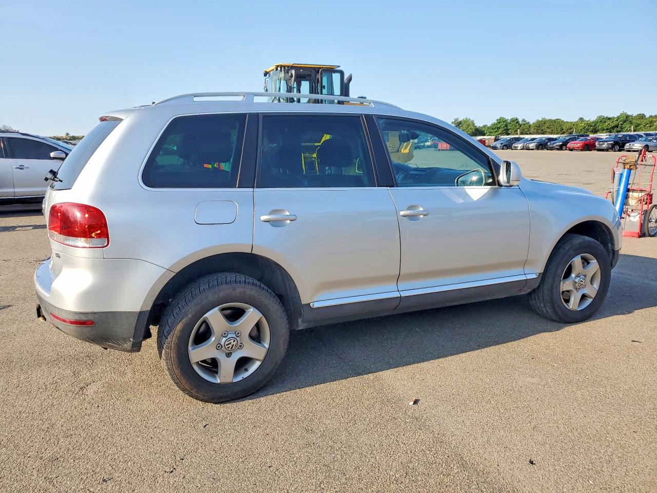 2007 Volkswagen Touareg V6 Silver vin: WVGZE77L27D013798