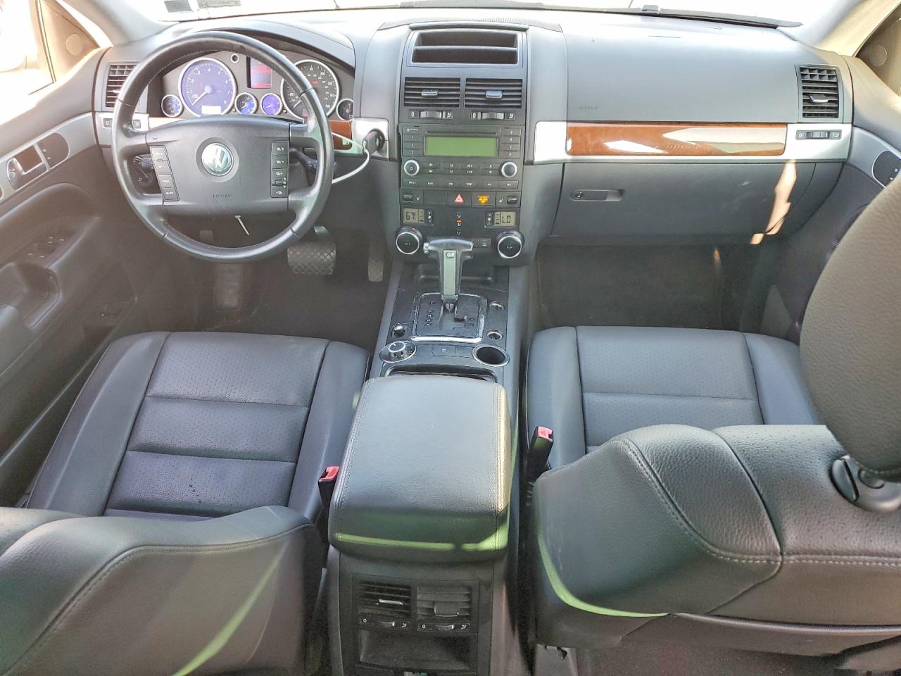 2007 Volkswagen Touareg V6 Silver vin: WVGZE77L27D013798